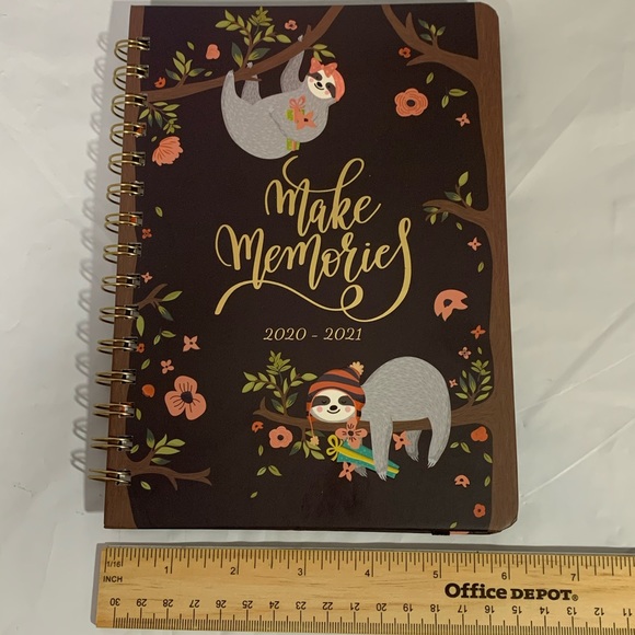 Sloth Academic Planner w/Tabs July 20 - June 2021 - Picture 9 of 9